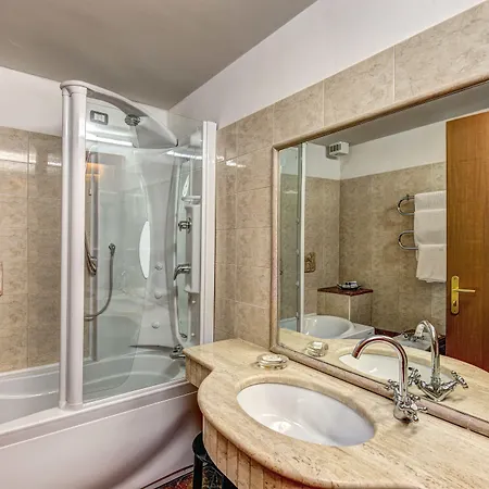 Giuliana Hotel 2*